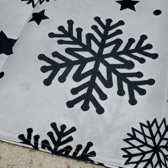 Table runner - Picture 2 of 3